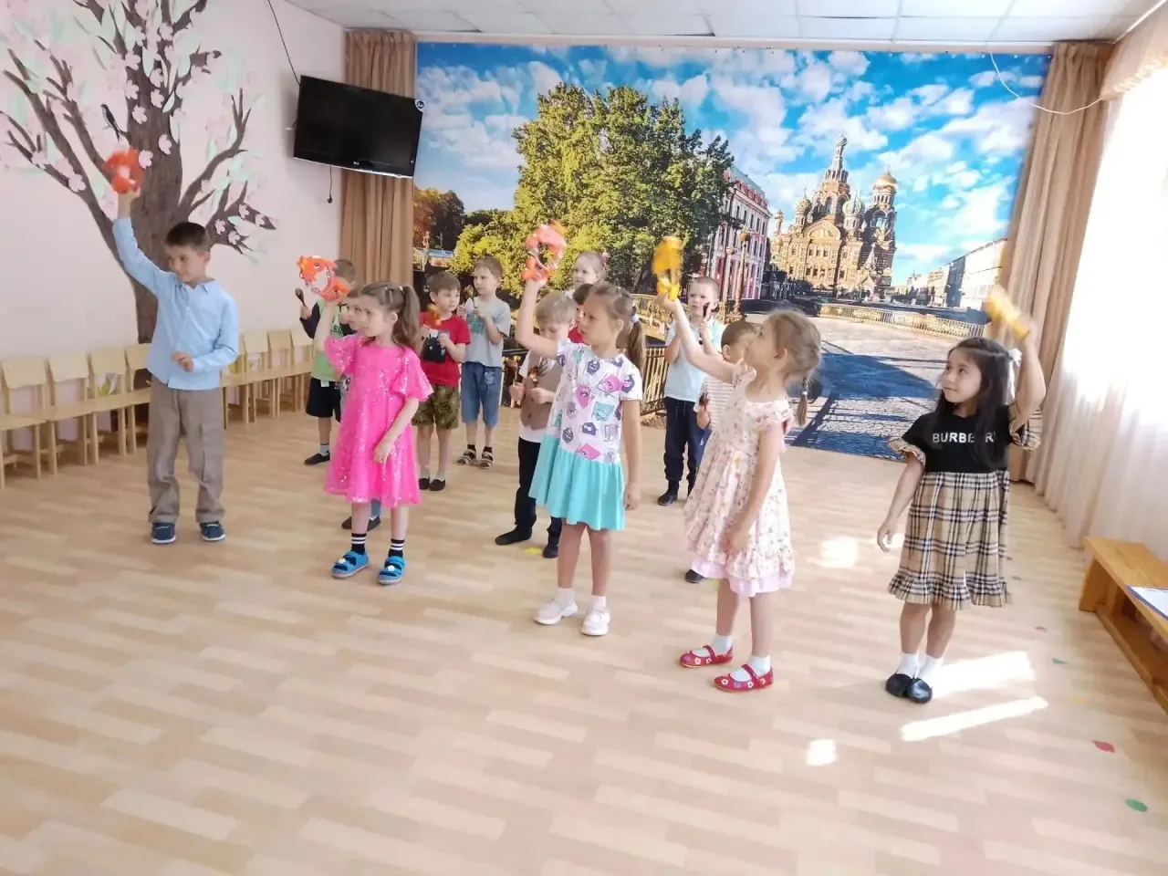А ребята - эколята групп "Радуга" 🌈 и "Колокольчики"🔔 поймали эстафетную палочку и с большим удово