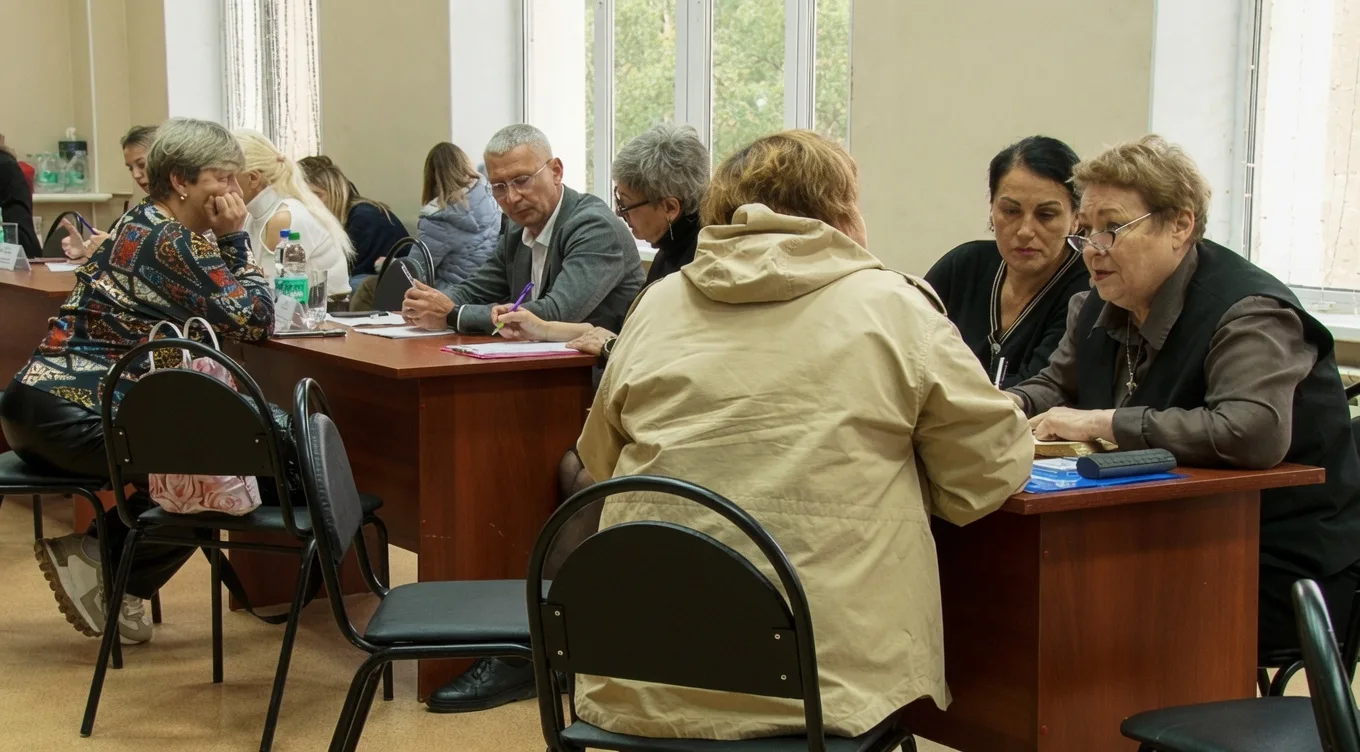 В администрации Охи сократили одного зама и урезали выплаты руководству на 10%

Первый этап оптимиза