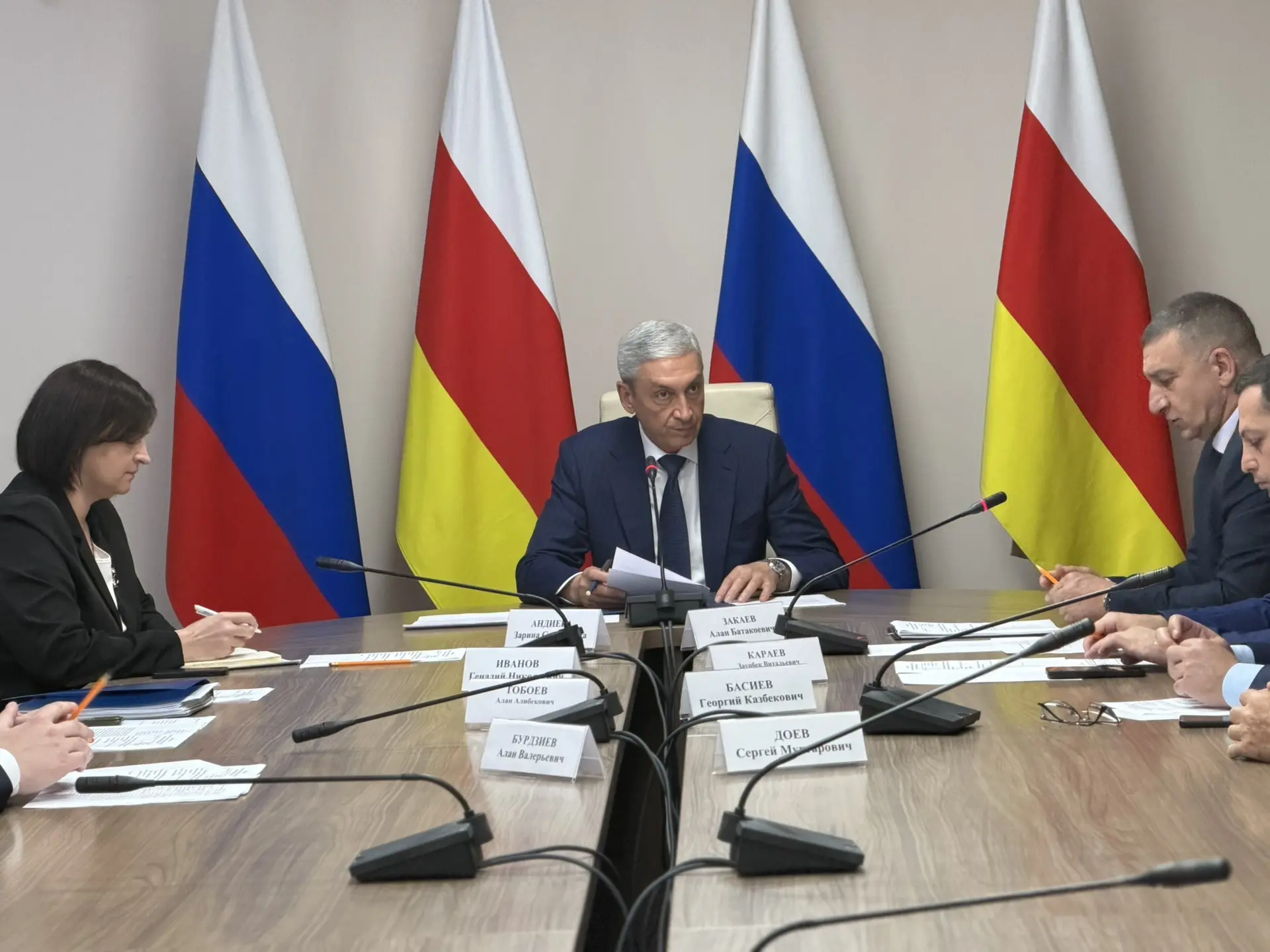 Председатель Правительства РСО – Алания Борис Джанаев провел совещание по вопросам разв...