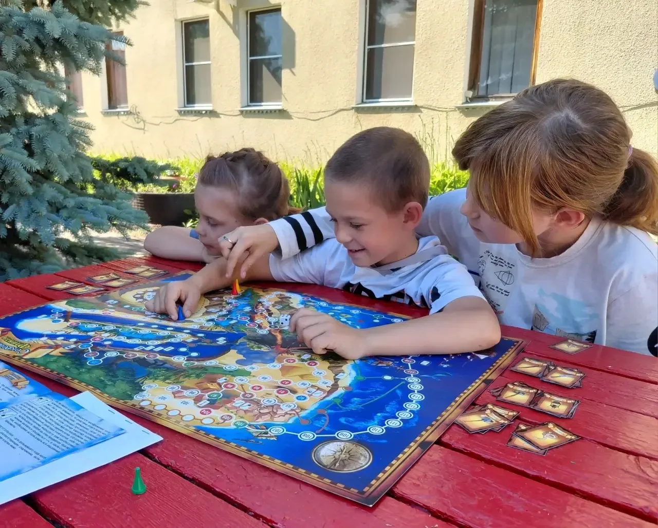 🧭📍Отправляемся в путешествие за сокровищами пирата!🪎

Игра-ходилка — одна из старейших классов на