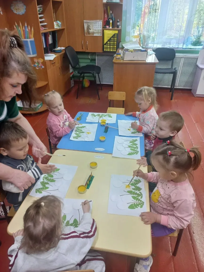 Рисование "Одуванчики цветы, словно солнышко, желты ".