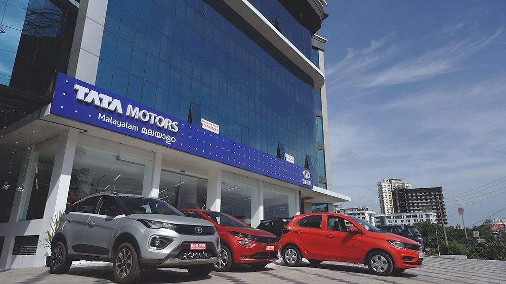 🌱🔥 Tata Motors готовит автомобиль на чистом этаноле. Индия идёт ва-банк, а мир смотрит с удивлением 