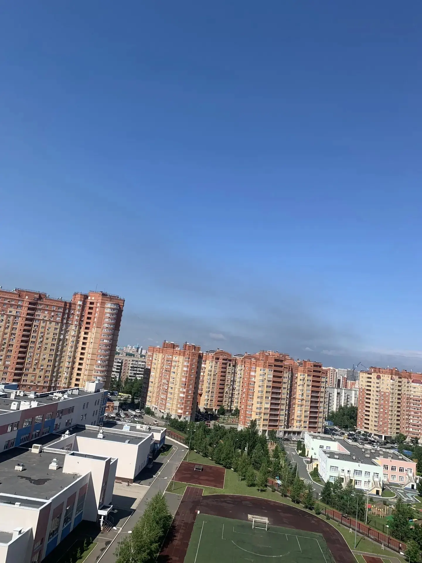 Над Оренбургом стоит смог, при этом в районе Северного проезда зафиксирован запах газа - об этом рас