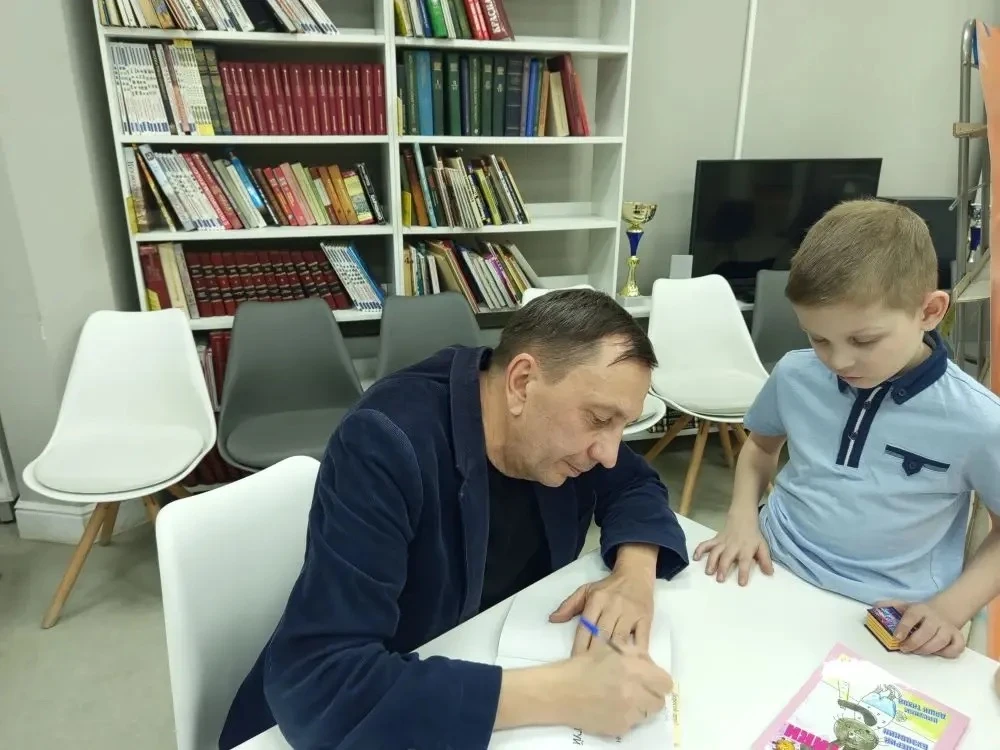Конкурс чтецов "Страна веселого детства" в библиотеке №140  📚Библиотека №140 превратилась в "Страну 