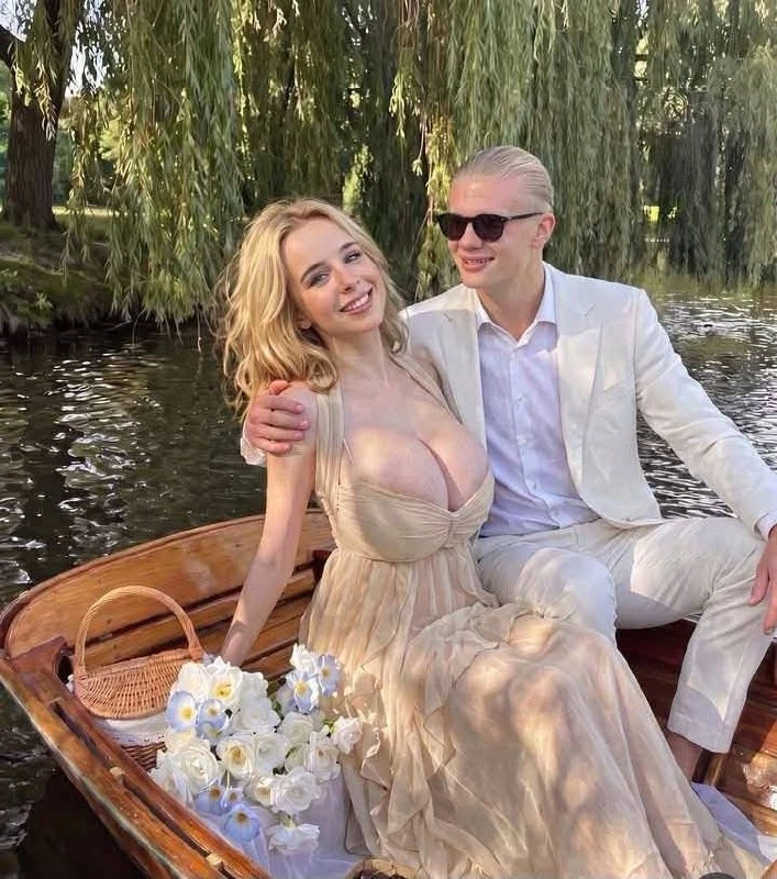 А когда Холанд успел выиграть два «Золотых мяча»?