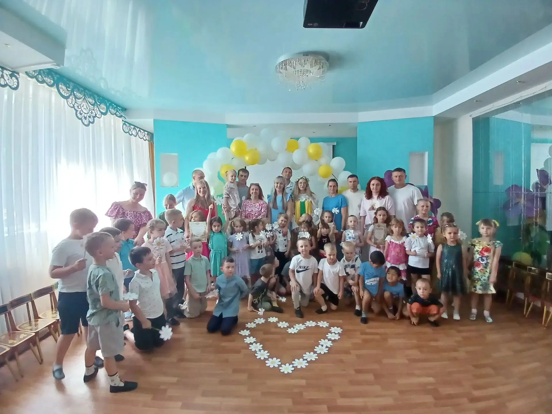 🌸8 июля в России отмечают чудесный летний праздник День семьи, любви и верности. 🕊Семья-это самое 