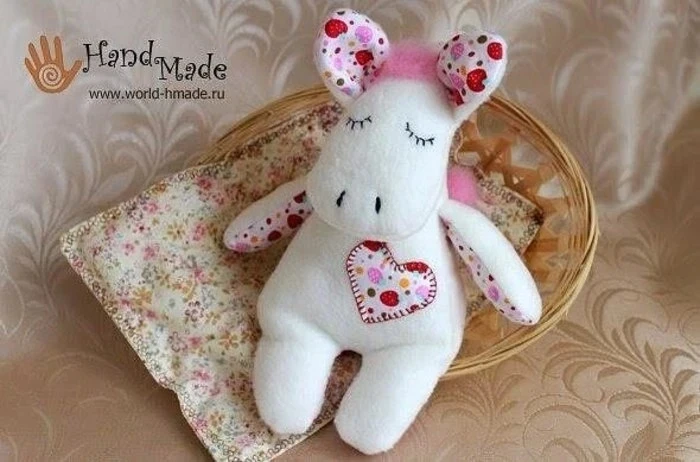 Игрушки.