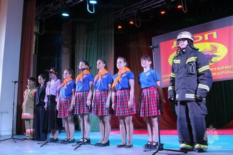 💥 «Пожарный десант» с «Горячими сердцами» стали лучшими дружинами юных пожарных Орловщины в 2026 год