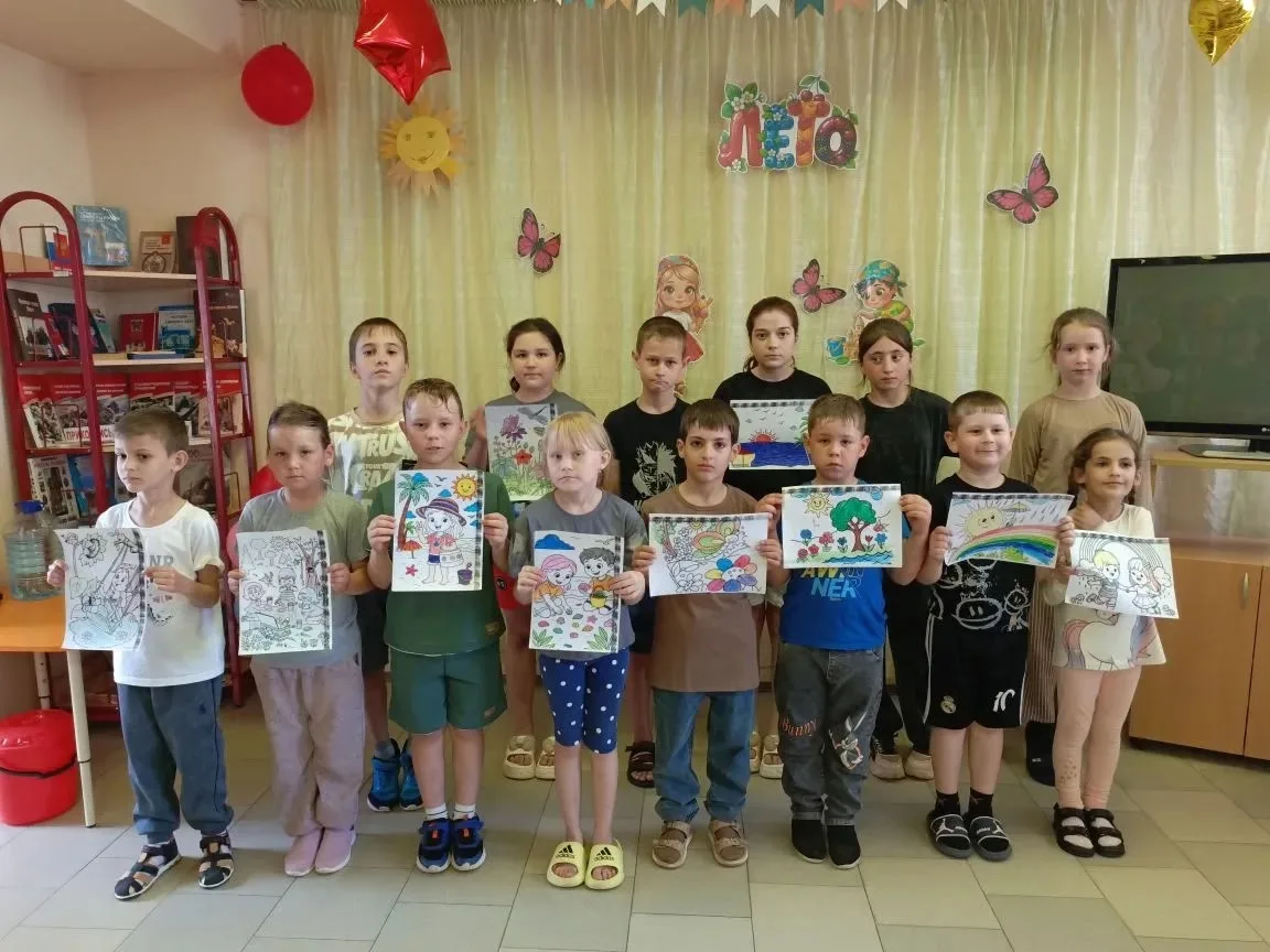 🌟День Дружбы🌟

4 июня состоялся очередной интересный, наполненный развлечениями,  день в пришкольн