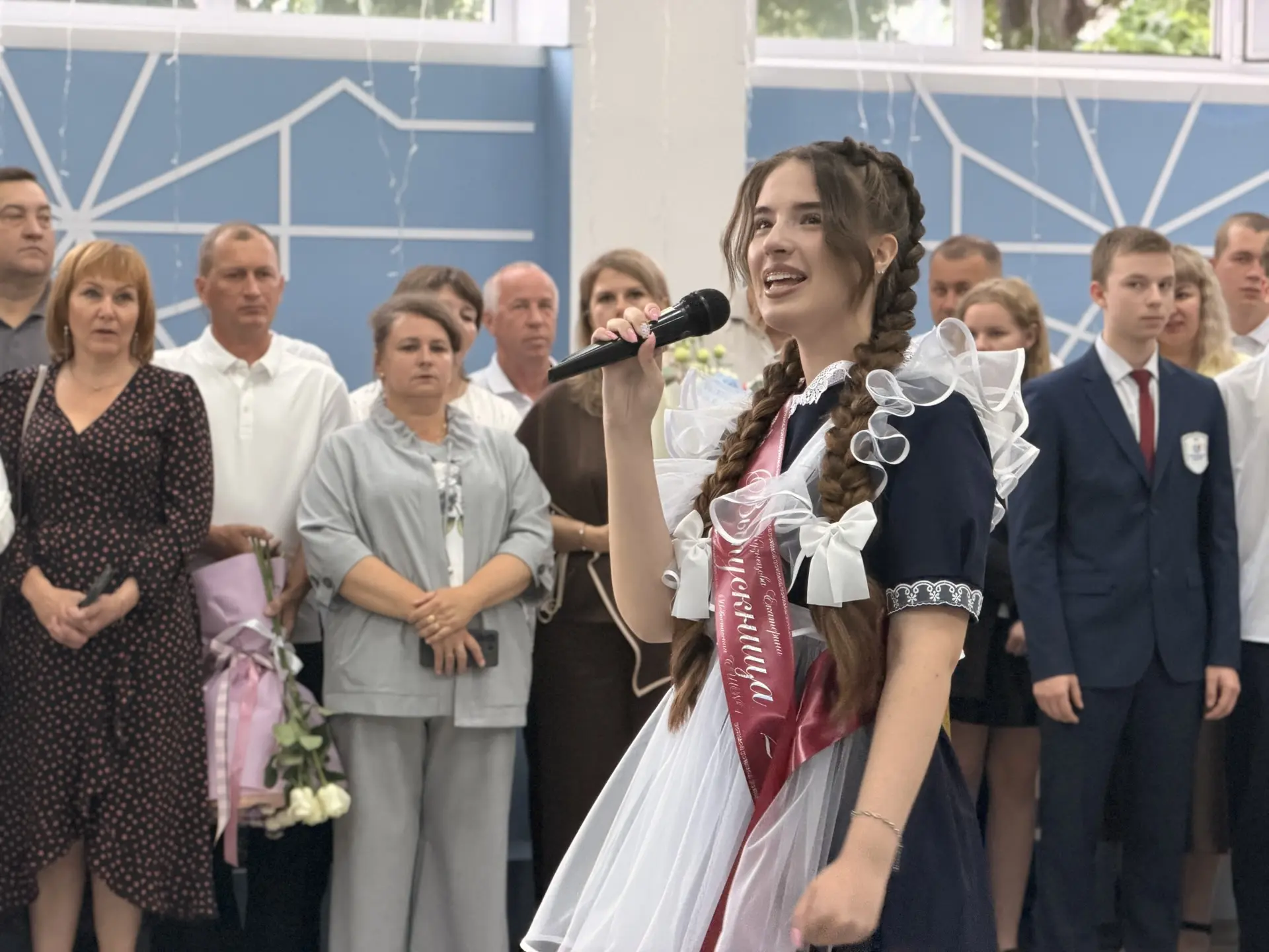 Прощай школа!   📌 Сегодня в нашей школе прошла линейка, посвященная празднику Последнего звонка. Это