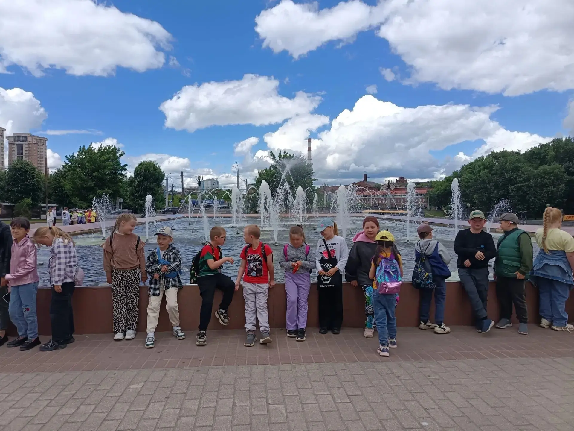🎭 Четырнадцатый день лагерной смены ЦДЮТ - День волшебства: как мы побывали на музыкальной сказке! 