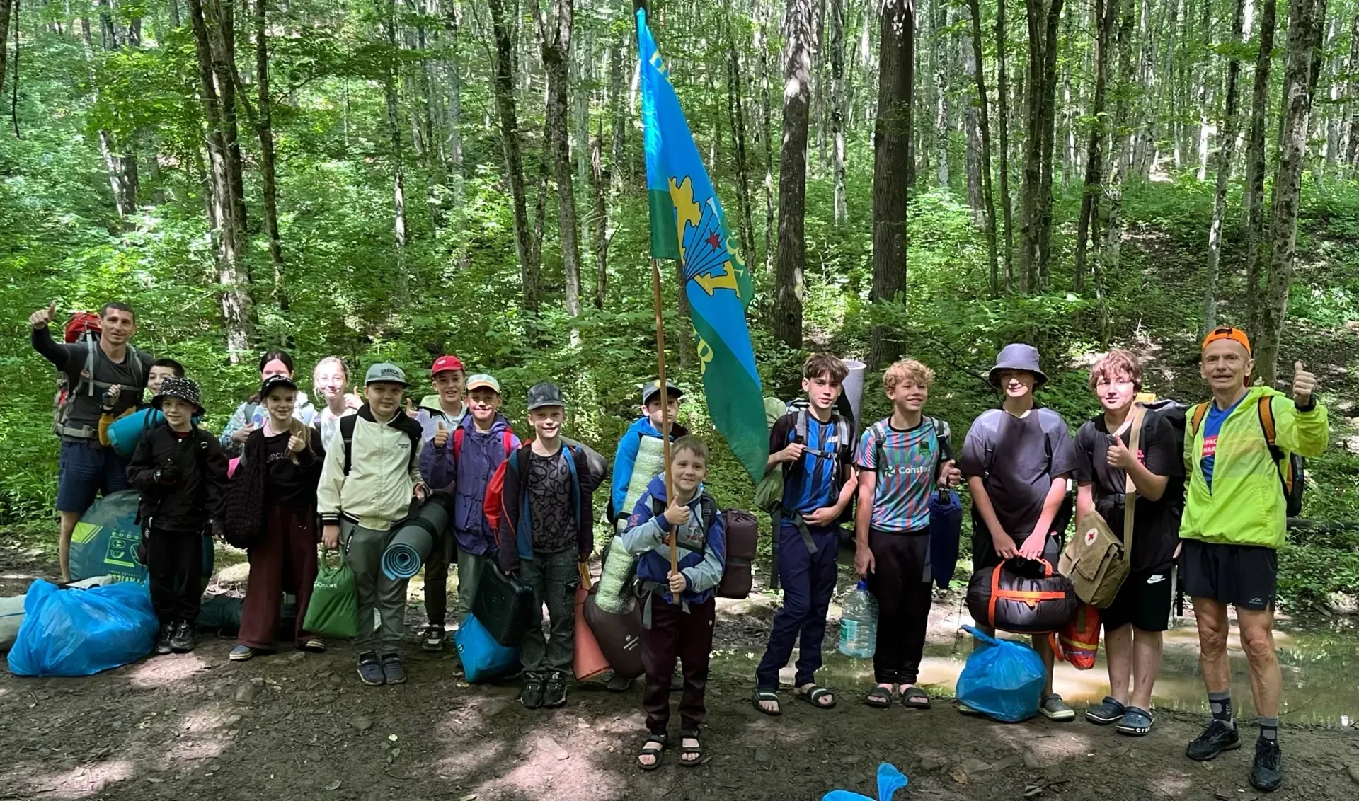 🏕️ Вернулись из похода: эмоции через край!
Наши ученики вернулись из похода — и это было незабываем