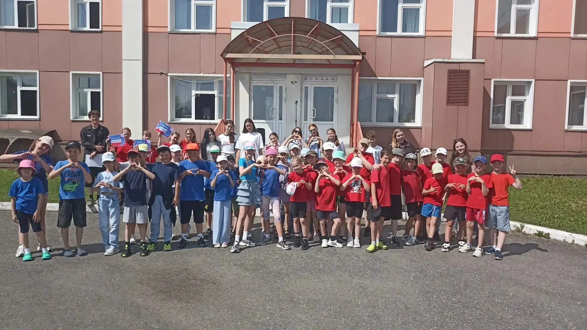 День Первых🇷🇺 15.06.2026
Сегодня ребята участвовали в разнообразных мероприятиях, объединённых тем