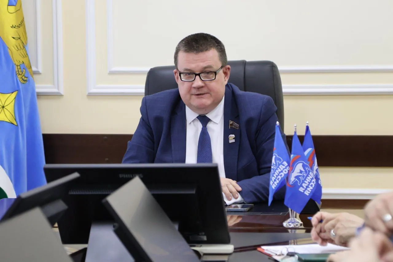 🤝Депутат Мособлдумы Андрей Голубев встретился с однопартийцами в Ступино  В администрации городского