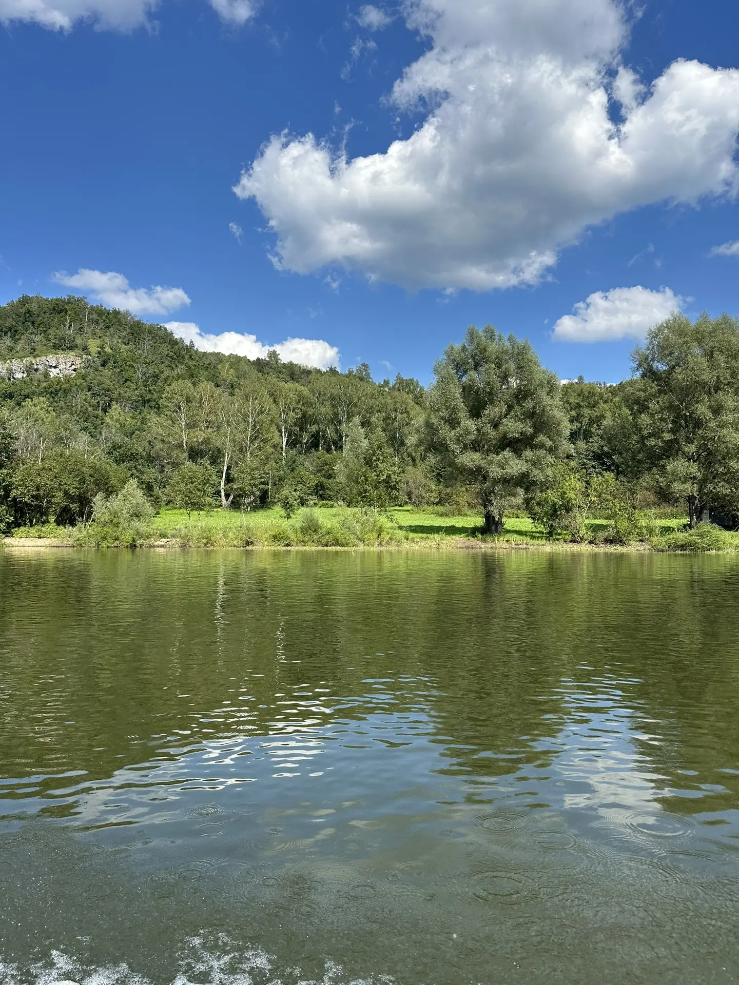 Заповедная зона. Горы ⛰️ , зелень 🌿 и вода 💧, красота 😍).