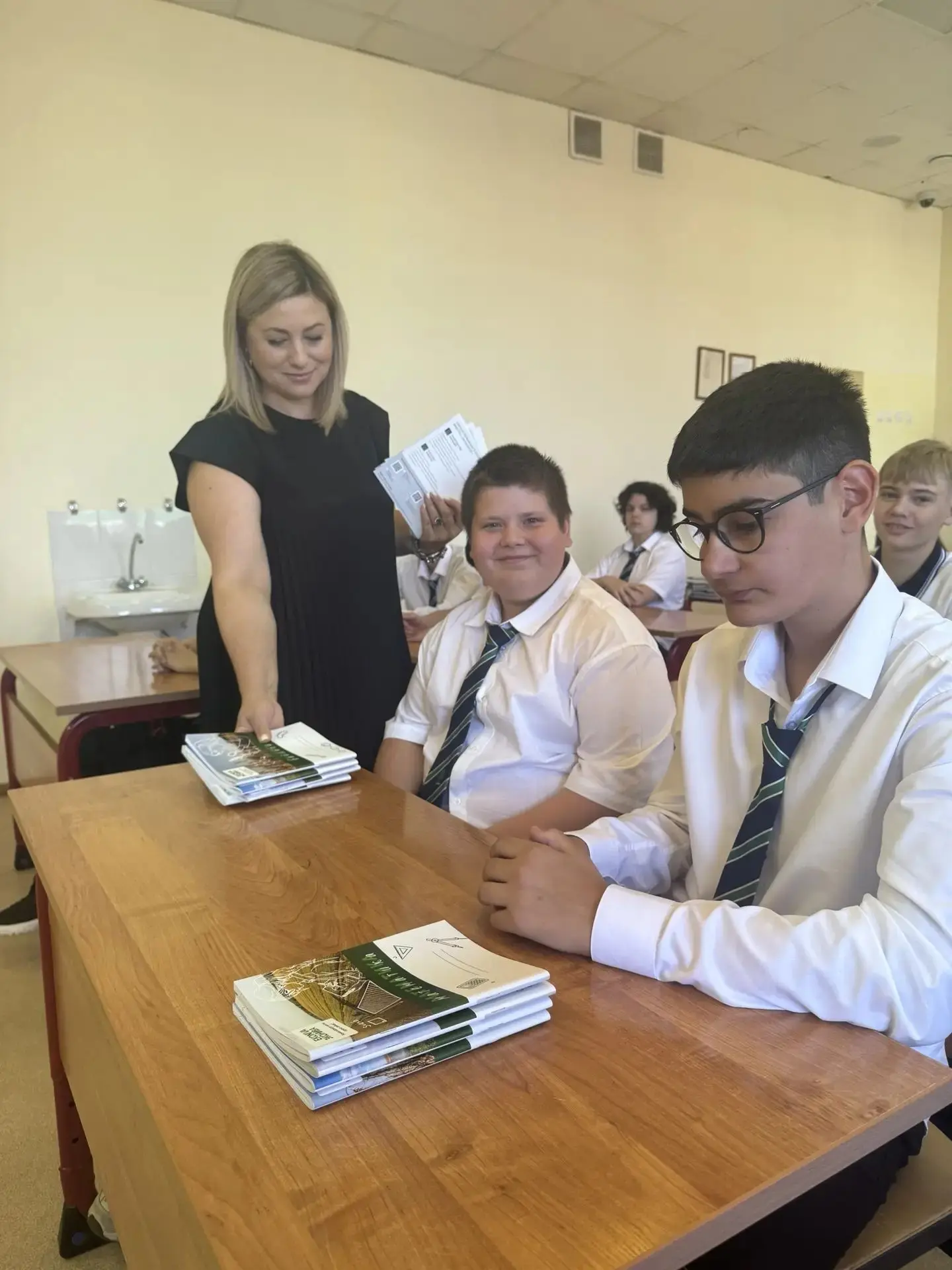 Поздравляем агроклассы с Днём знаний! 🎉📚