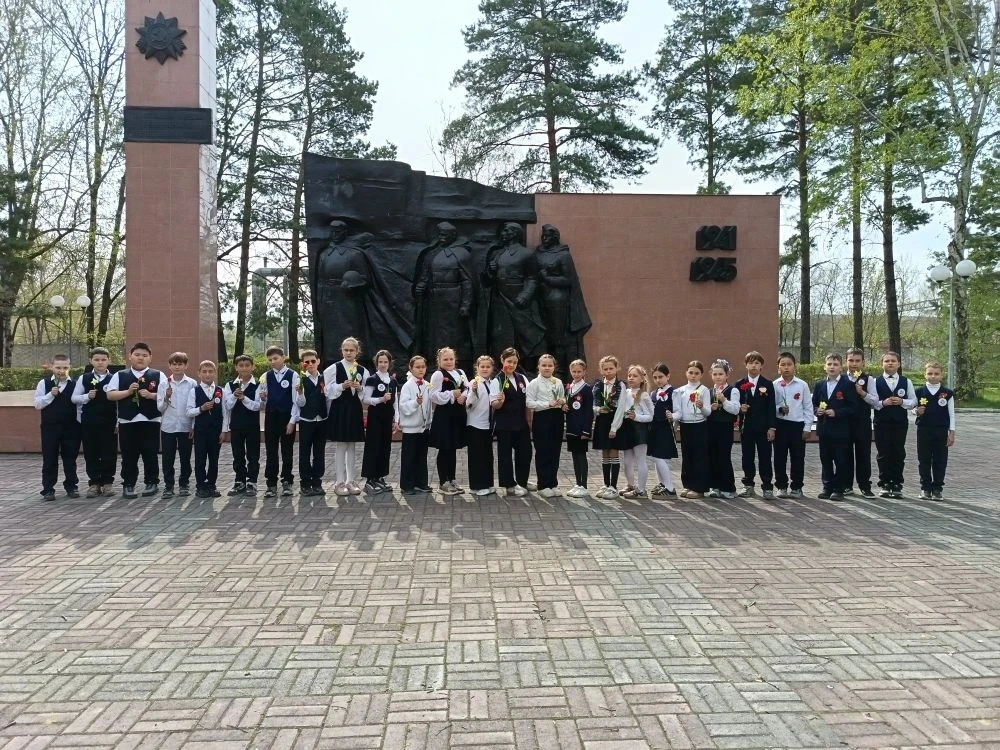 #ВозложениеЦветов #ИнтеллектПомнит #ДеньПобеды #СпасибоЗаПобеду #НавигаторыДетства #Росдетцентр #Дви