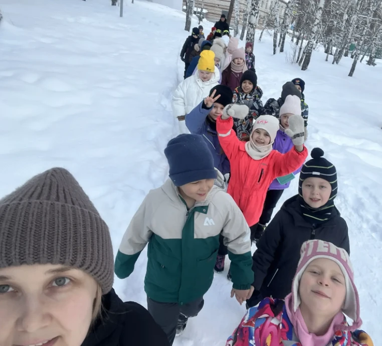 👋 Всем привет от 2 А из Лесной школы! 🏫🌲Мы тут не скучаем, а проходим ускоренный курс по счастью! На