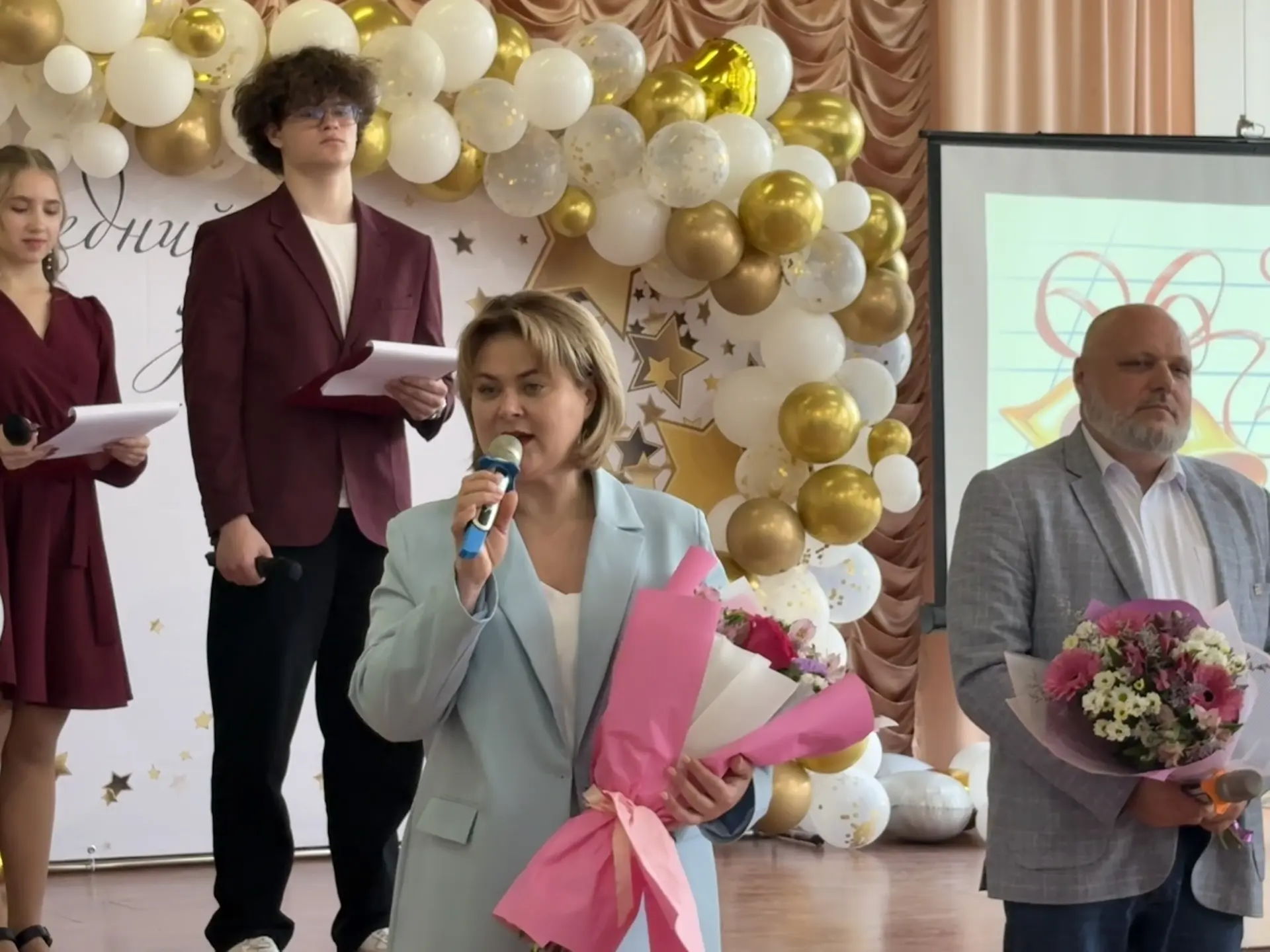 🔔Последний звонок  👩‍🎓🧑‍🎓Сегодня в школах Кольчугинского округа прозвучал Последний звонок. В этом г