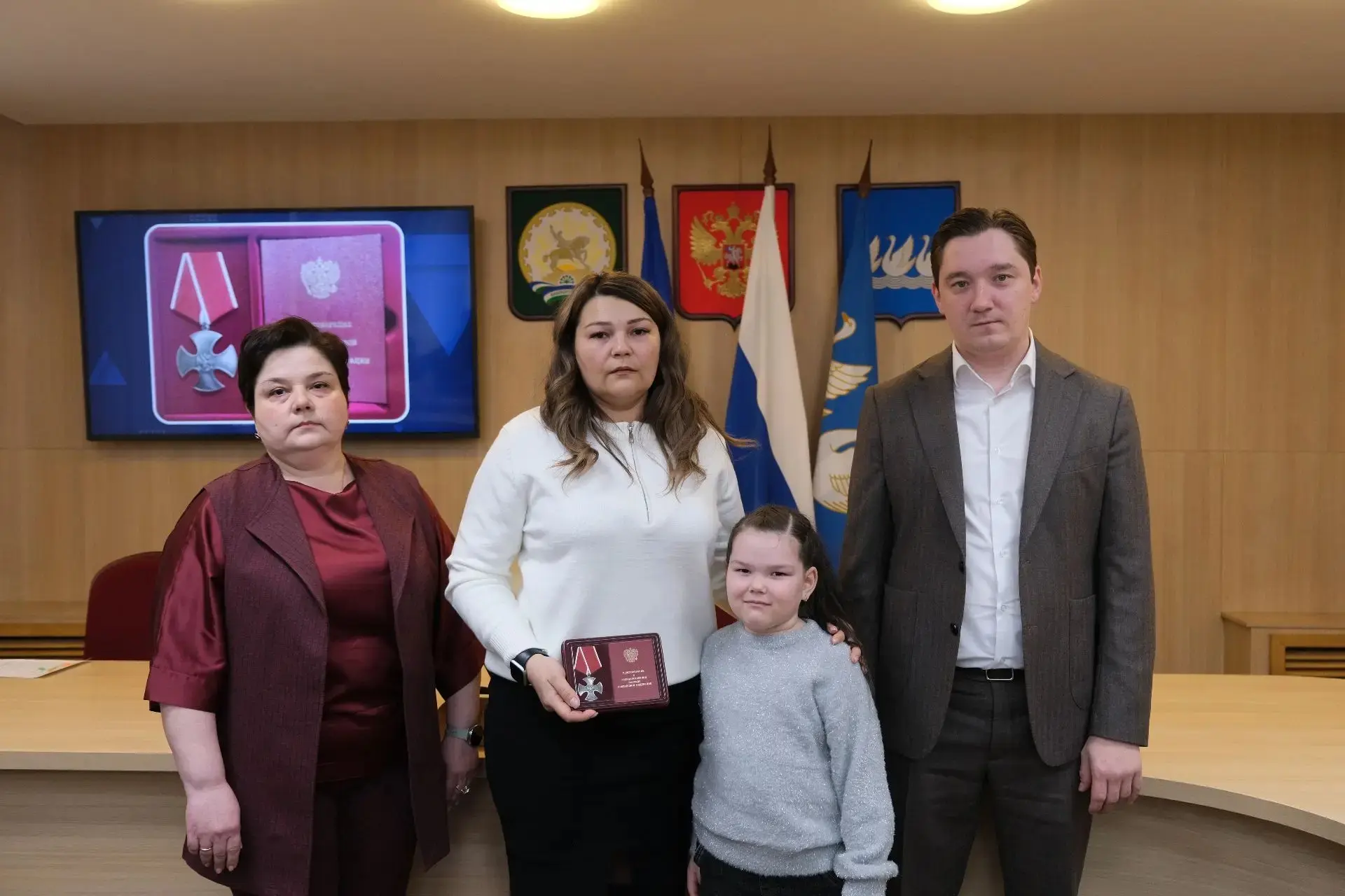 Ордена Мужества и медаль «Участнику специальной военной операции» вручили посмертно родным участнико