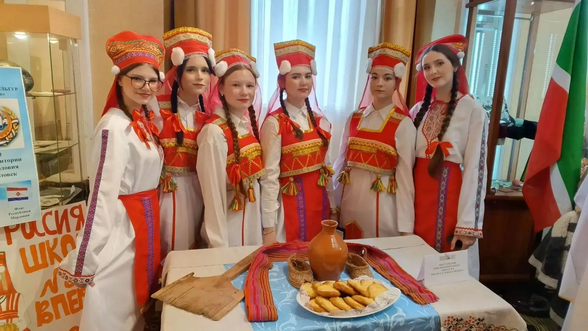 В Курске прошёл фестиваль национальных культур «Единство народов — сила России», объединивший школьн