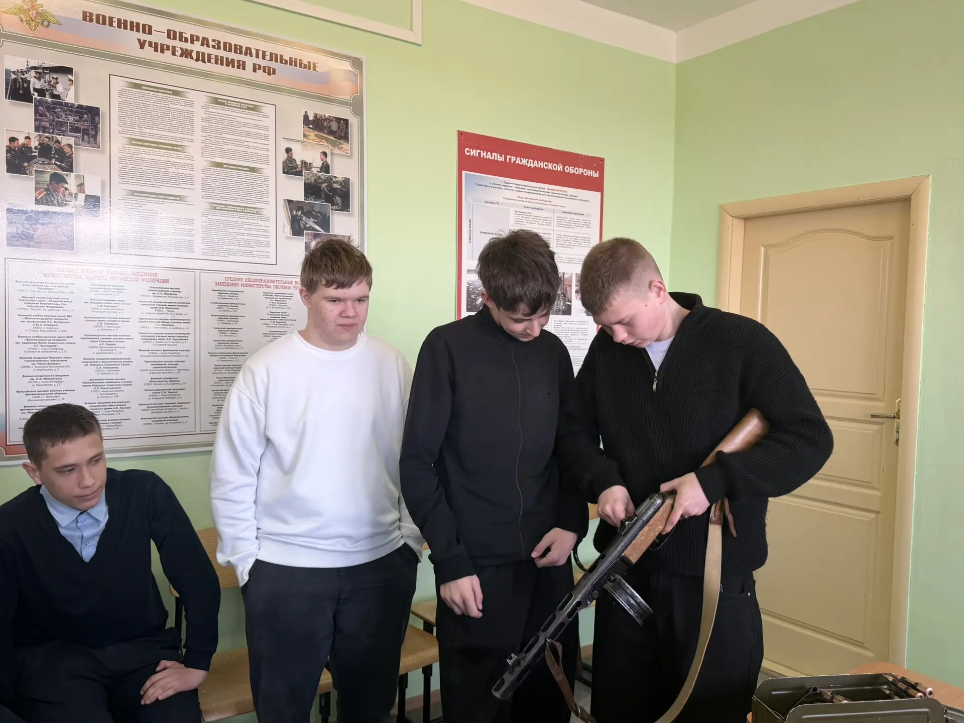 🪖 Сегодня в стенах Бердюжской школы состоялось по-настоящему интересное и познавательное событие — в