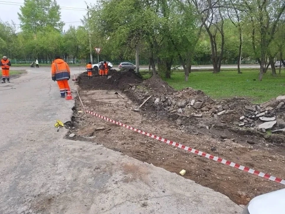 ⚒️ В Новосибирске за сезон планируют отремонтировать 40 участков тротуаров. 

👷🏼‍♂️ Специалисты пр