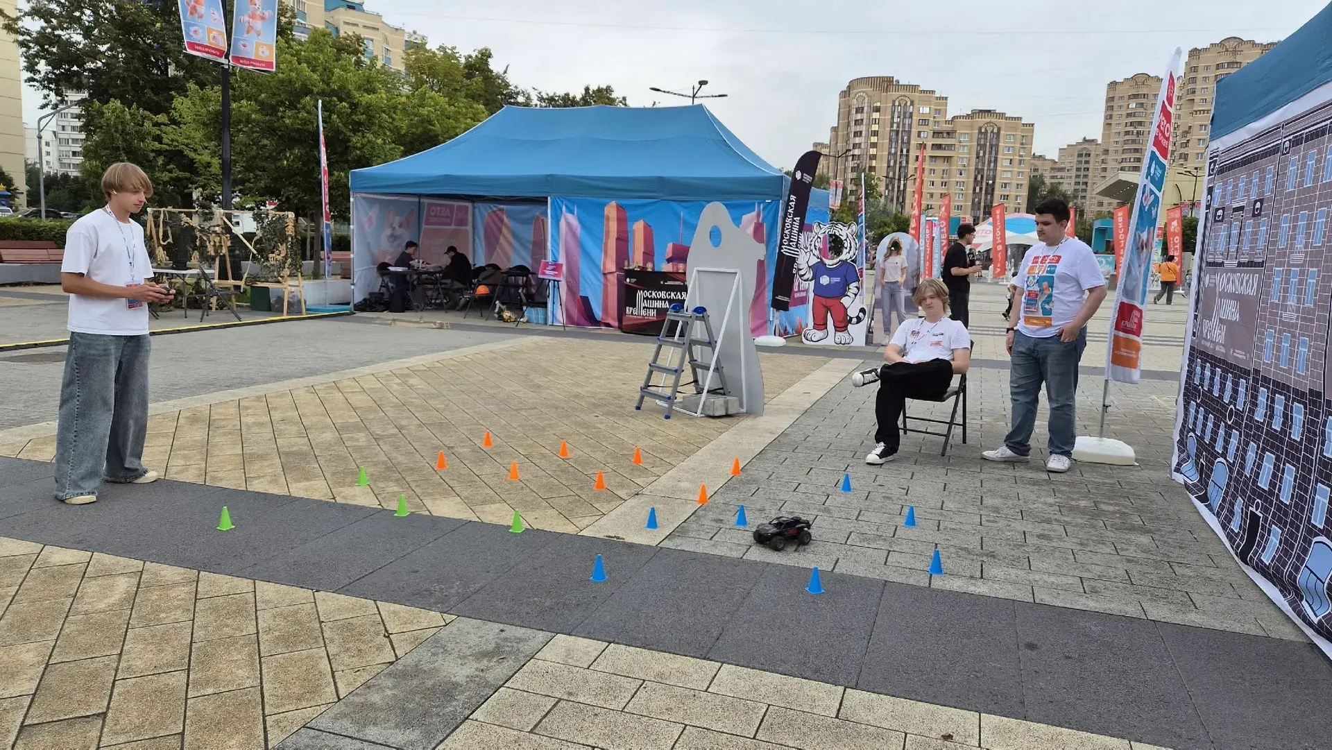🕰️ Путешествие сквозь века: квест‑фестиваль «Московская машина времени» на Площади Юно...