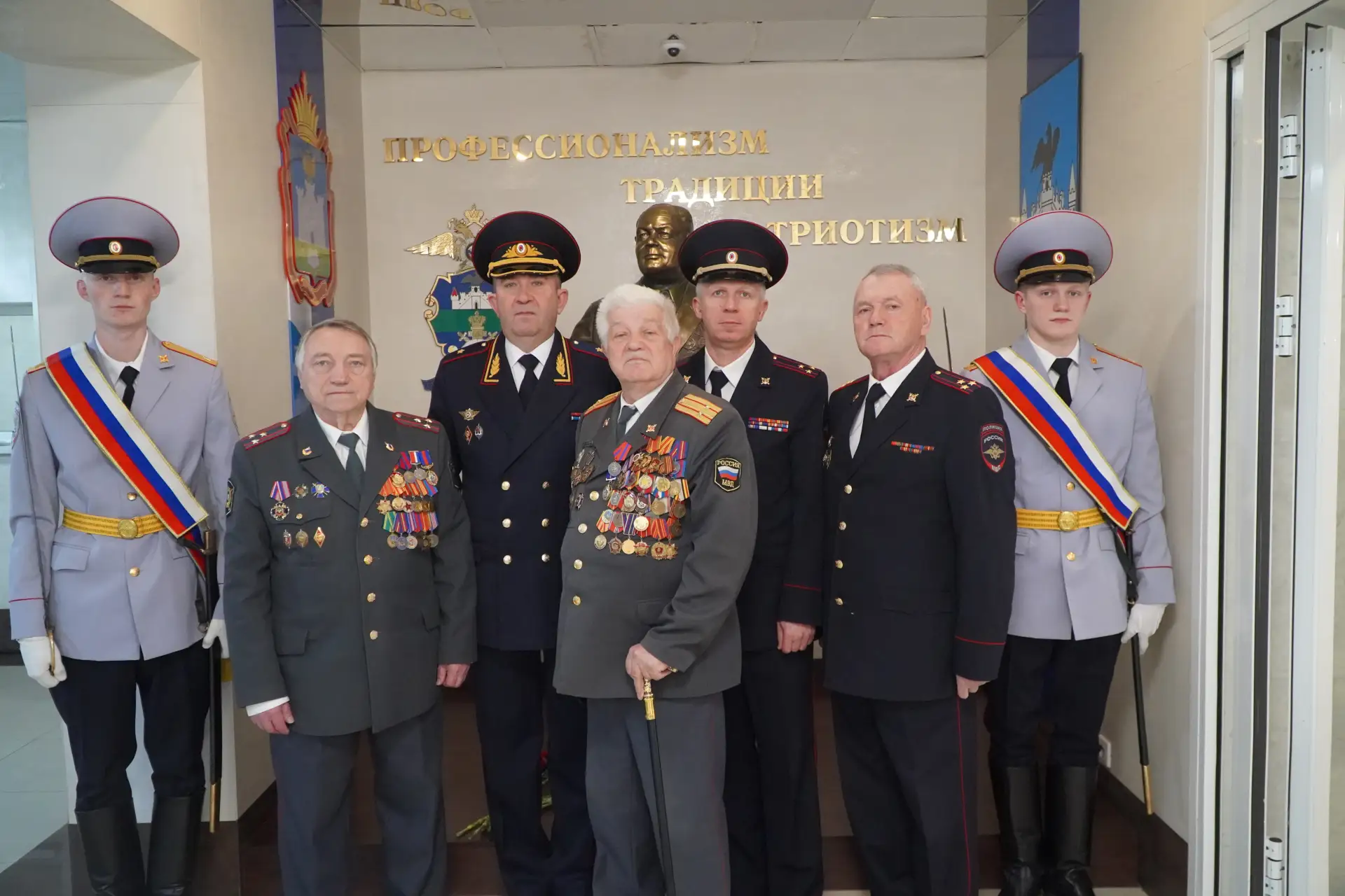 ⭐️ Состоялась церемония возложения цветов к бюсту В.В. Лукьянова  🗓 20 апреля, в рамках мероприятий 