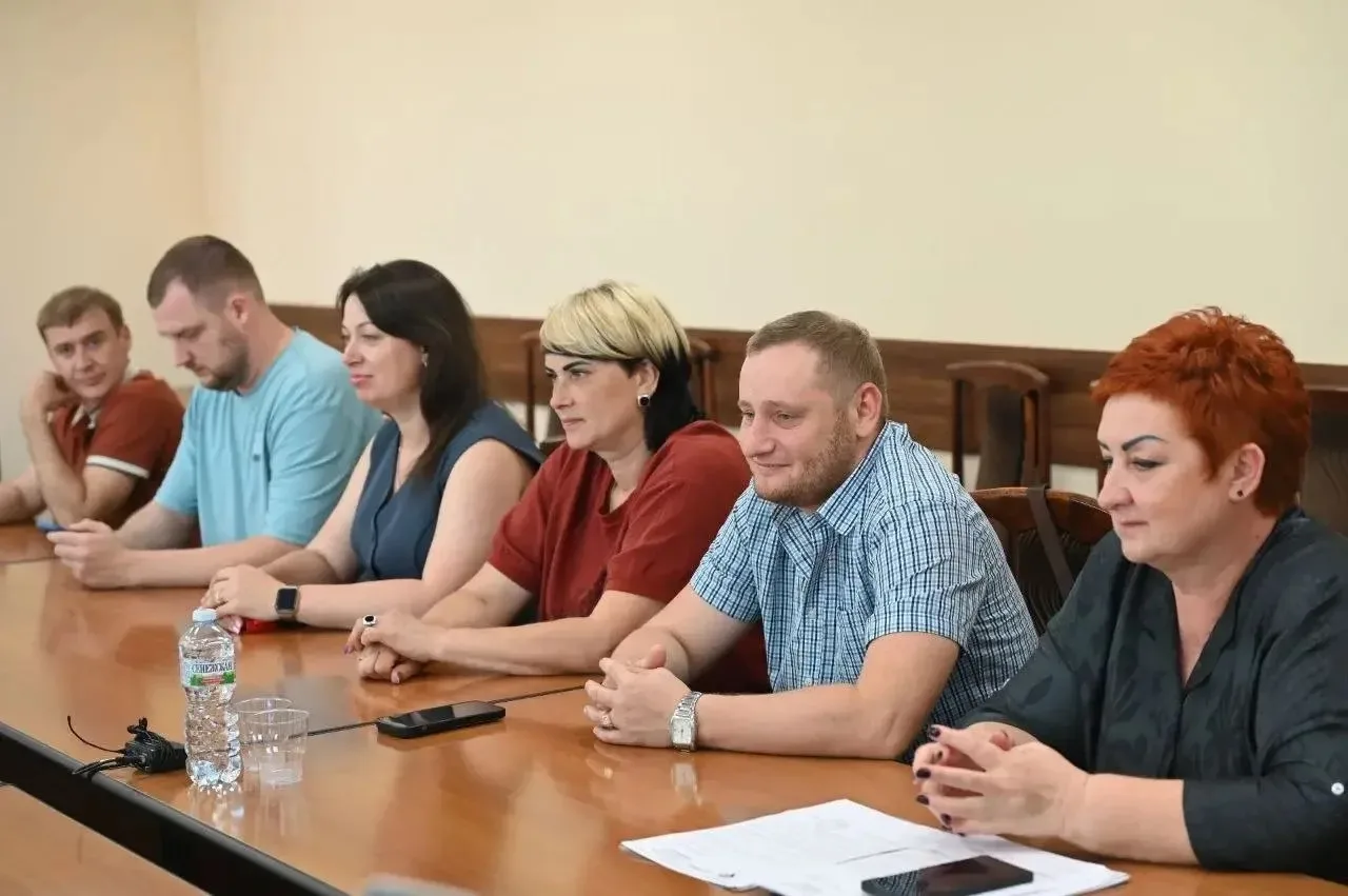 В администрации прошла встреча жителей дома по бульвару 65 лет Победы д.6 корпус 1, где совсем недав