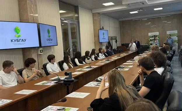 Экология на практике 🌱

В КубГАУ прошел цикл мастер-классов для молодых экологов в рамках VI Междун