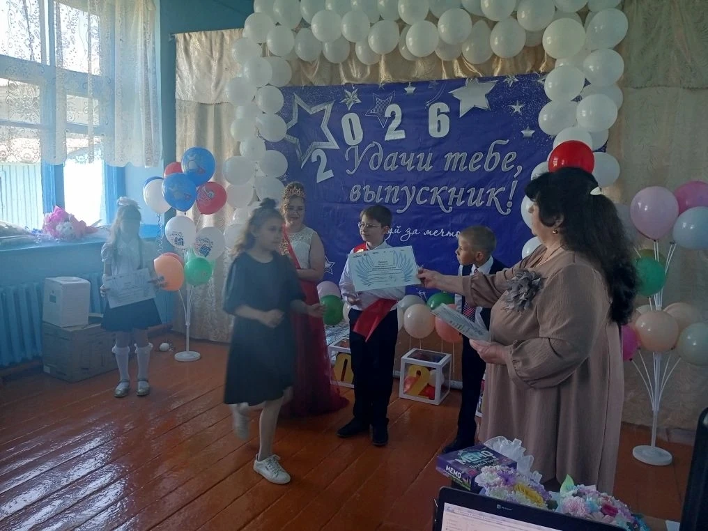 В течение года учащиеся нашей школы принимали участие в муниципальном конкурсе " Орлята...