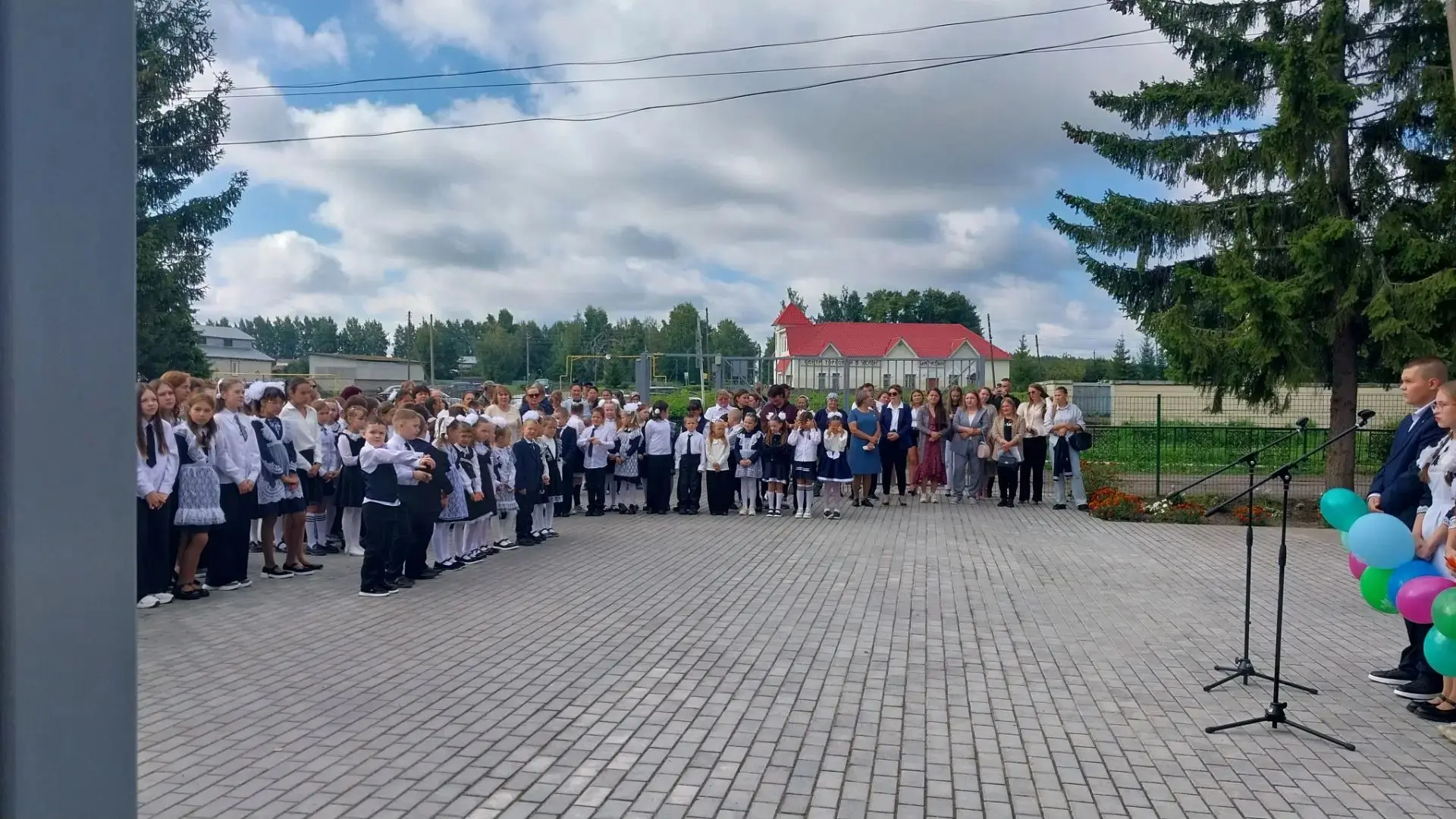С Днем знаний! В нашей школе прозвенел первый звонок 2026-2027 учебного года!