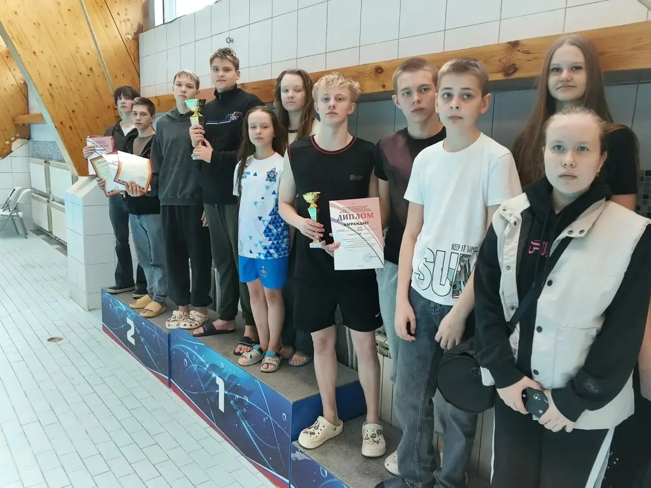 🏆 Гордость лицея: наши пловцы в числе лучших!  Команда лицея достойно представила наш лицей на сорев