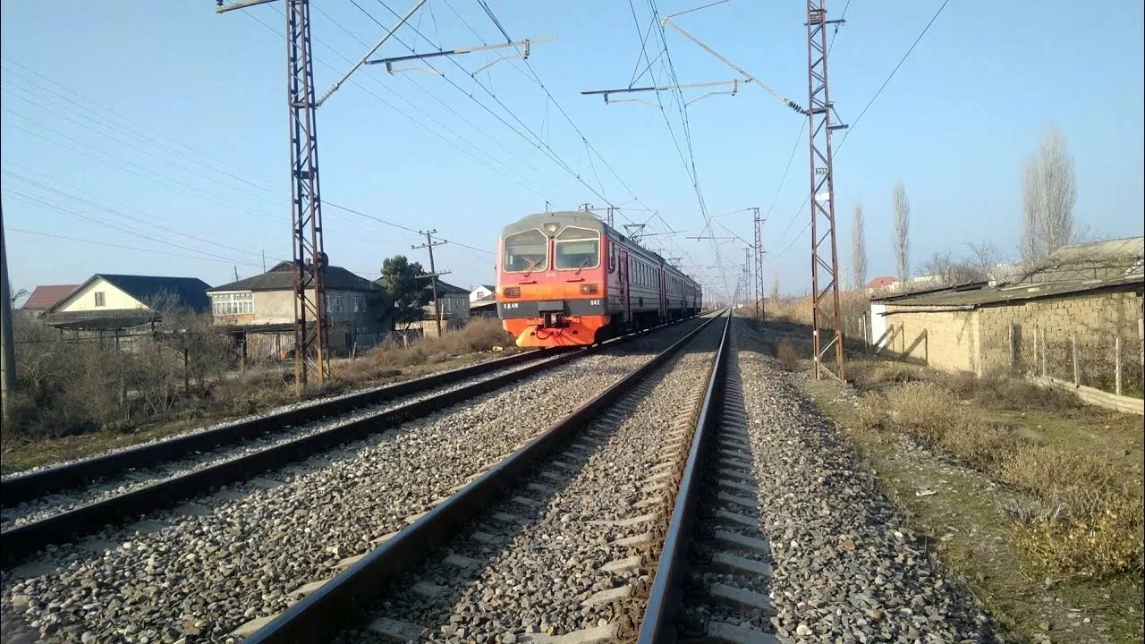 Житель Карджина погиб под колесами электрички в Северной Осетии
