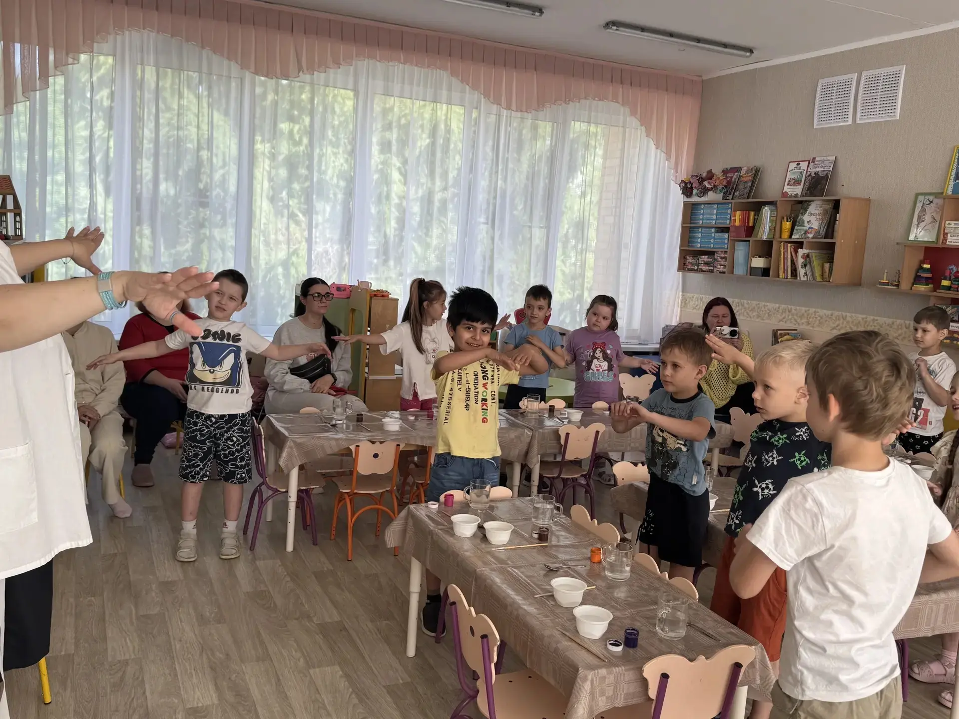 Дети очень любят опыты и эксперименты. Экспериментирование  учит рассуждать, анализировать, делать в