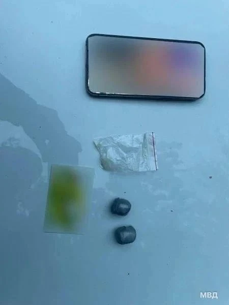 ​🚨 Полицейские задержали наркосбытчика с крупной партией синтетики в Майкопе