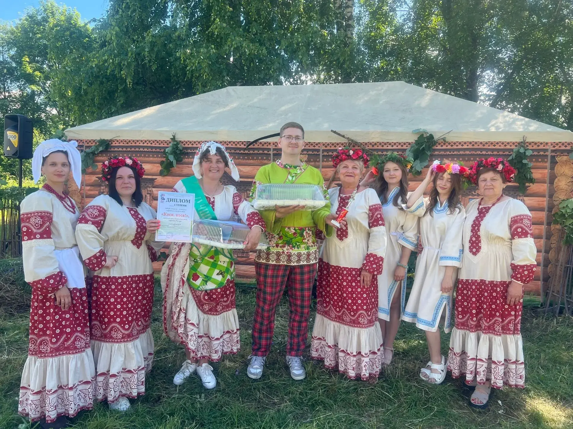 🌾 «Коси, коса!» – а наша команда снова первая!

На этих выходных в Галичском муниципальном округе п