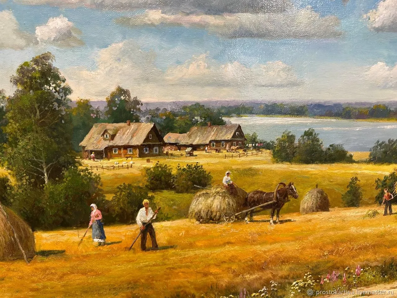 Июль блестяще осенокошен.
Ах, он уходит! держи! держи!
Лежу на шёлке зелёном пашен,
Вокруг — блондин