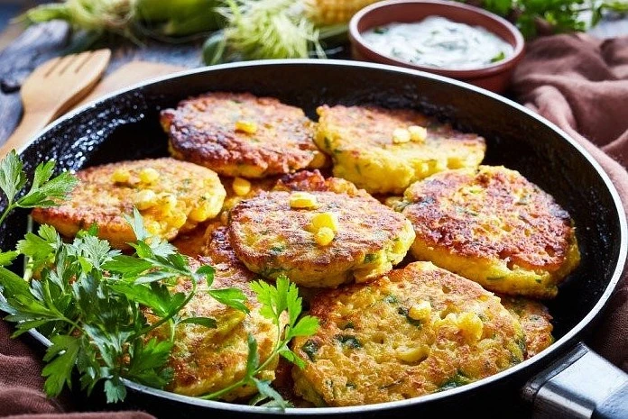 Оладьи из кукурузы с зеленью
