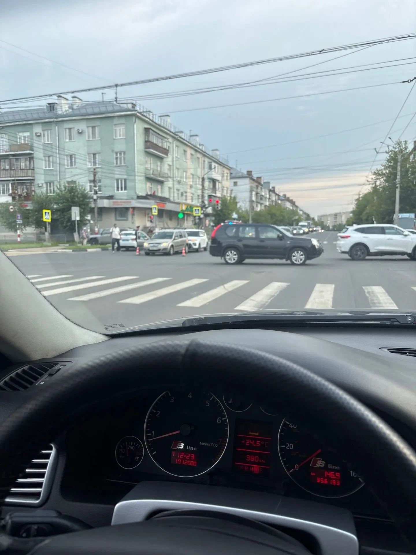 ДТП произошедшее сегодня вечером на перекрестке проспекта Ленина и улицы Гайдара. Подро...