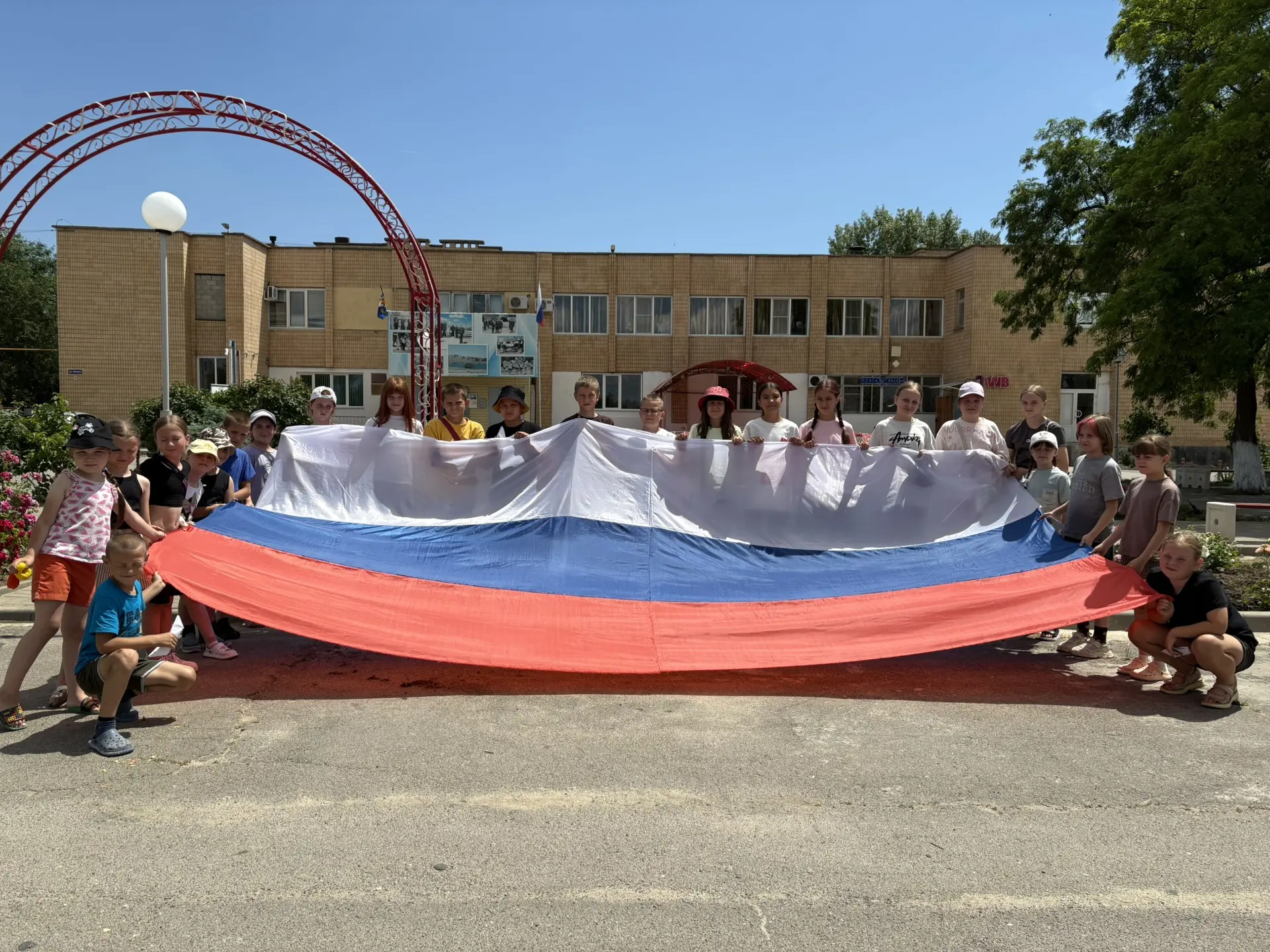 12 июня в нашей стране ежегодно отмечается государственный праздник –