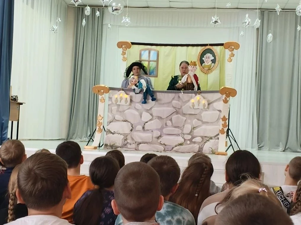 Сегодня наши младшие школьники окунулись в мир волшебства.