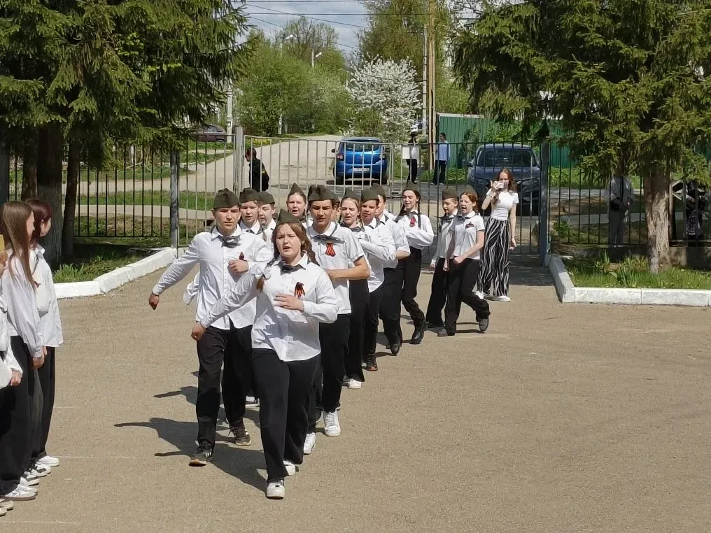 8 мая 2026 года в школе состоялся традиционный смотр строя и песни. Соревнование, в кот...