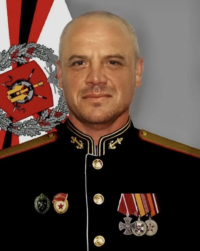 Именем Михаила Кадочникова назовём улицу?