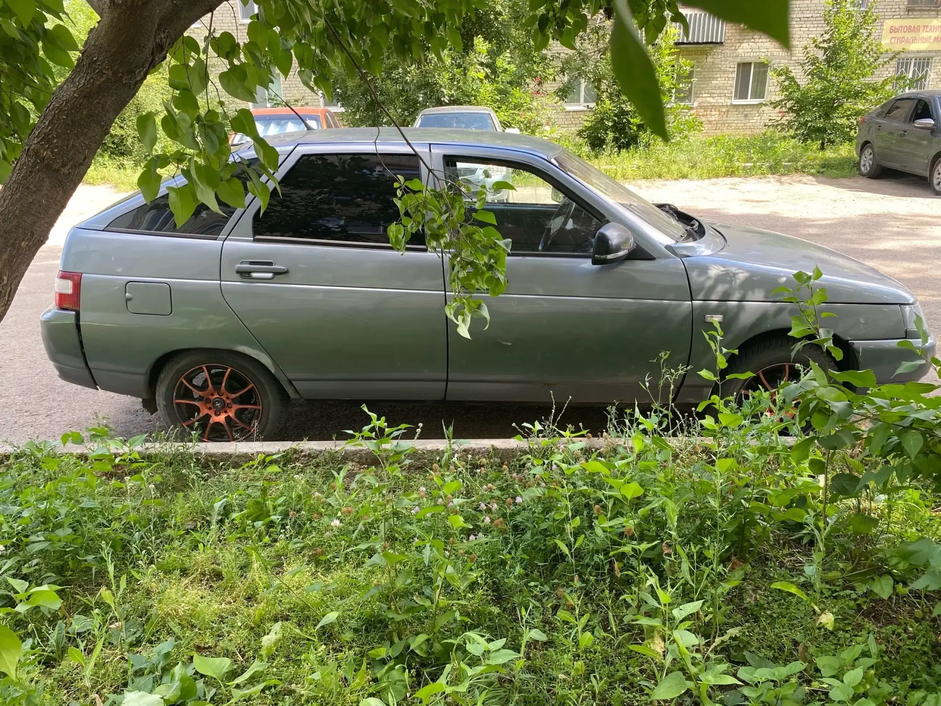 Продается LADA 2112 
Год 2005 
Поколение l (1999-2009)
Тип двигателя: бензин 
Привод: передний 
Мощн