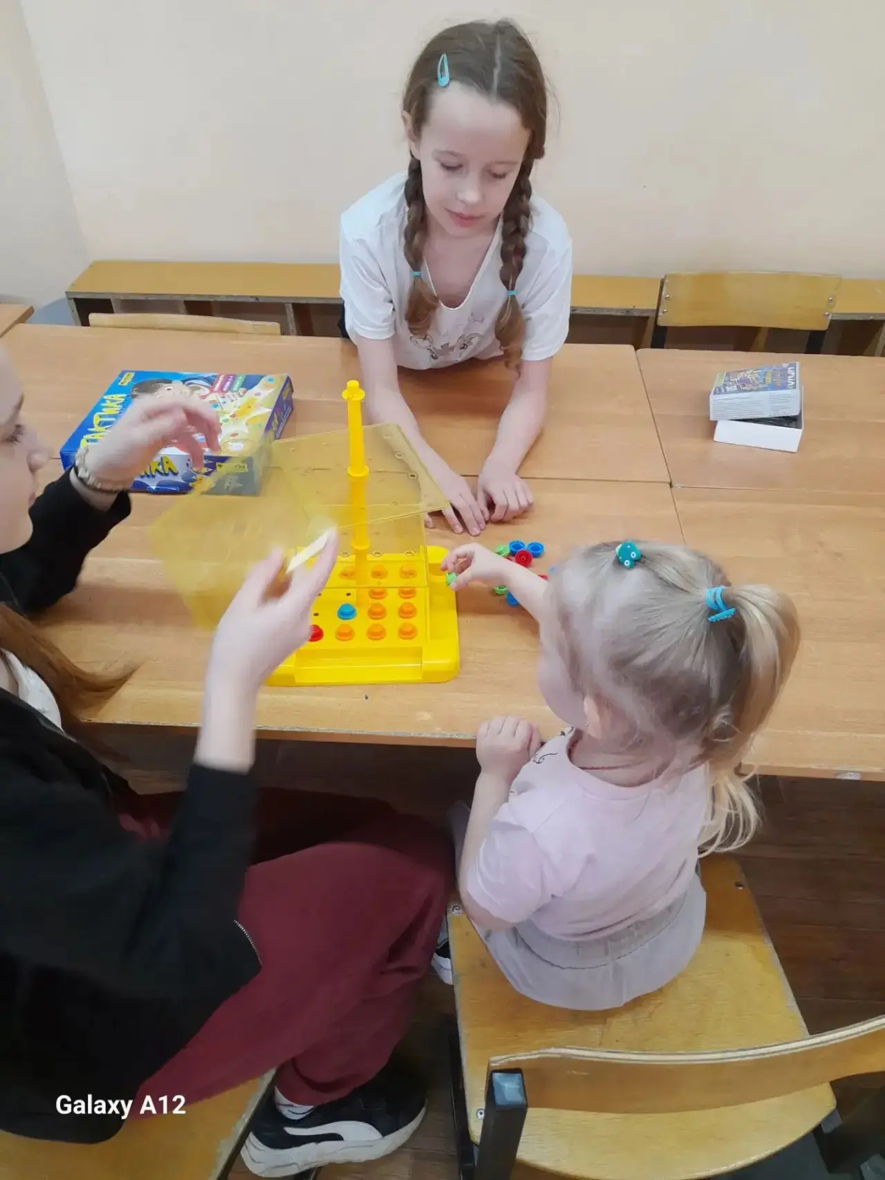 🌼 Один день из жизни школьного лагеря!
Дети такие разные — и в этом их прелесть. Один увлечён конст