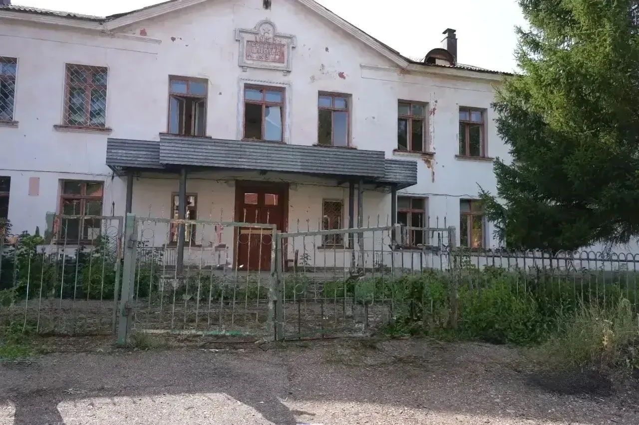🏚️ Бывшая школа №3 разваливается, а город продаёт землю. Что будет?

Глава Салавата съездил на Пуга