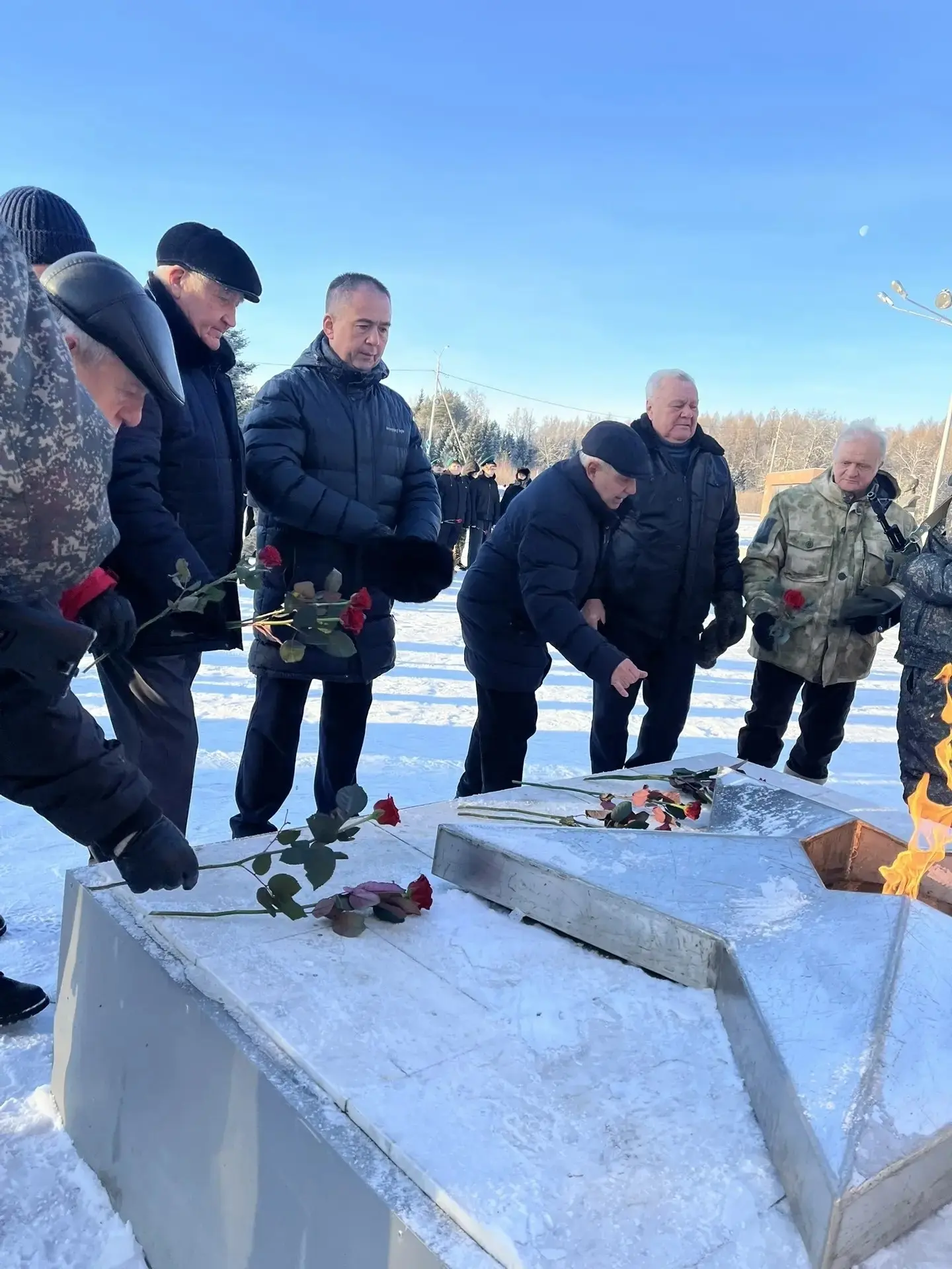 🇷🇺В День Героев Отечества на мемориальном комплексе «Защитникам Отечества» состоялся митинг памяти