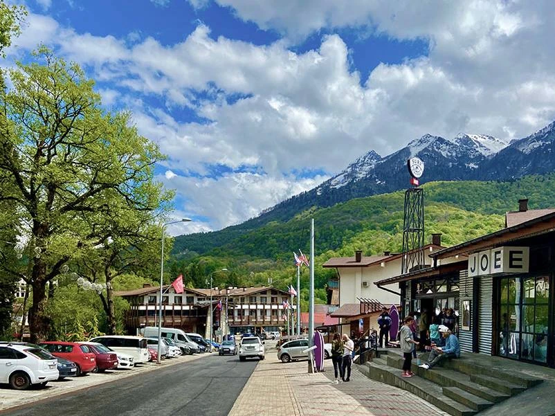 Праздник в сердце гор: День Красной Поляны 🏔️🎊